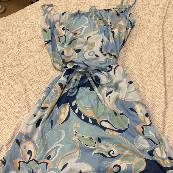 Dress - Picture 1 of 1